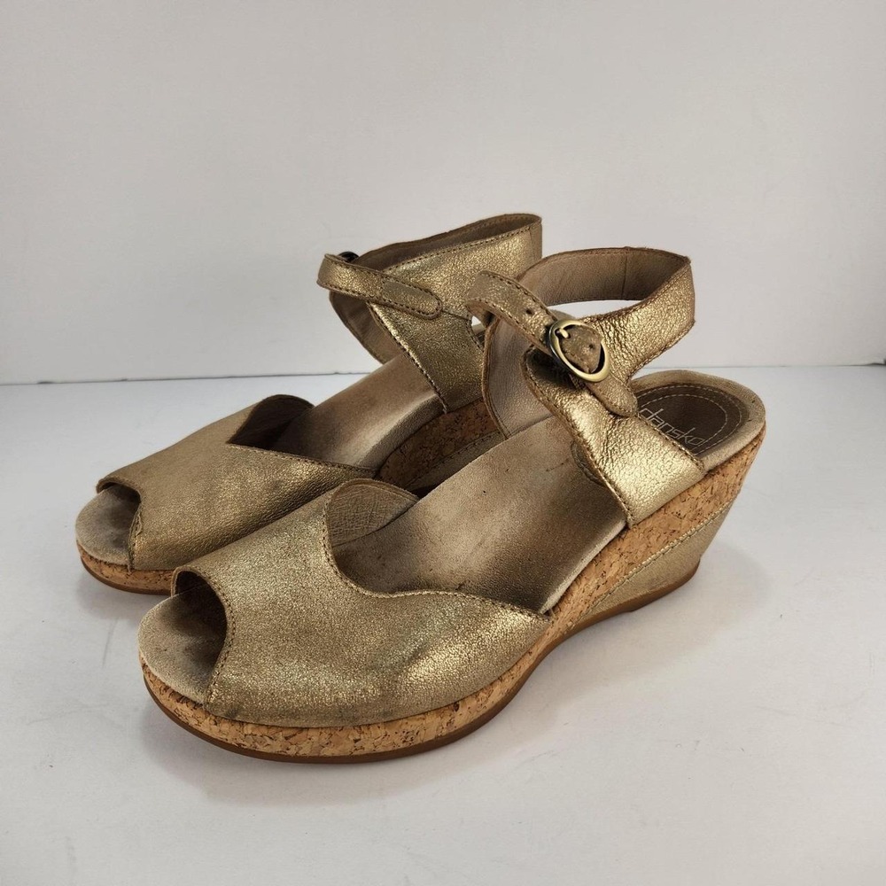 Dansko Women's 37 Gold Metallic Leather Cork Wedge Sandals Ankle Strap Peep Toe
